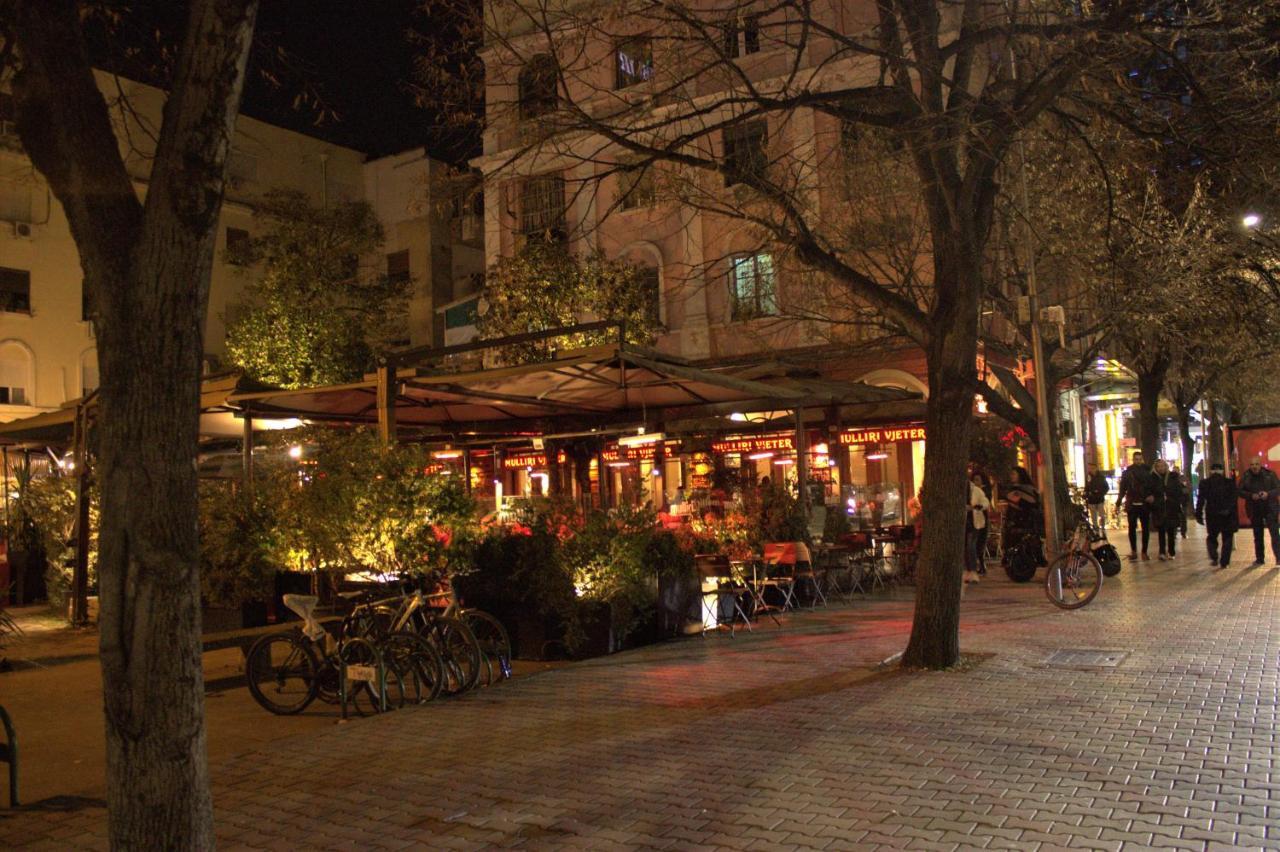 Ferienwohnung Bliri Shallvaret Tirana Exterior foto