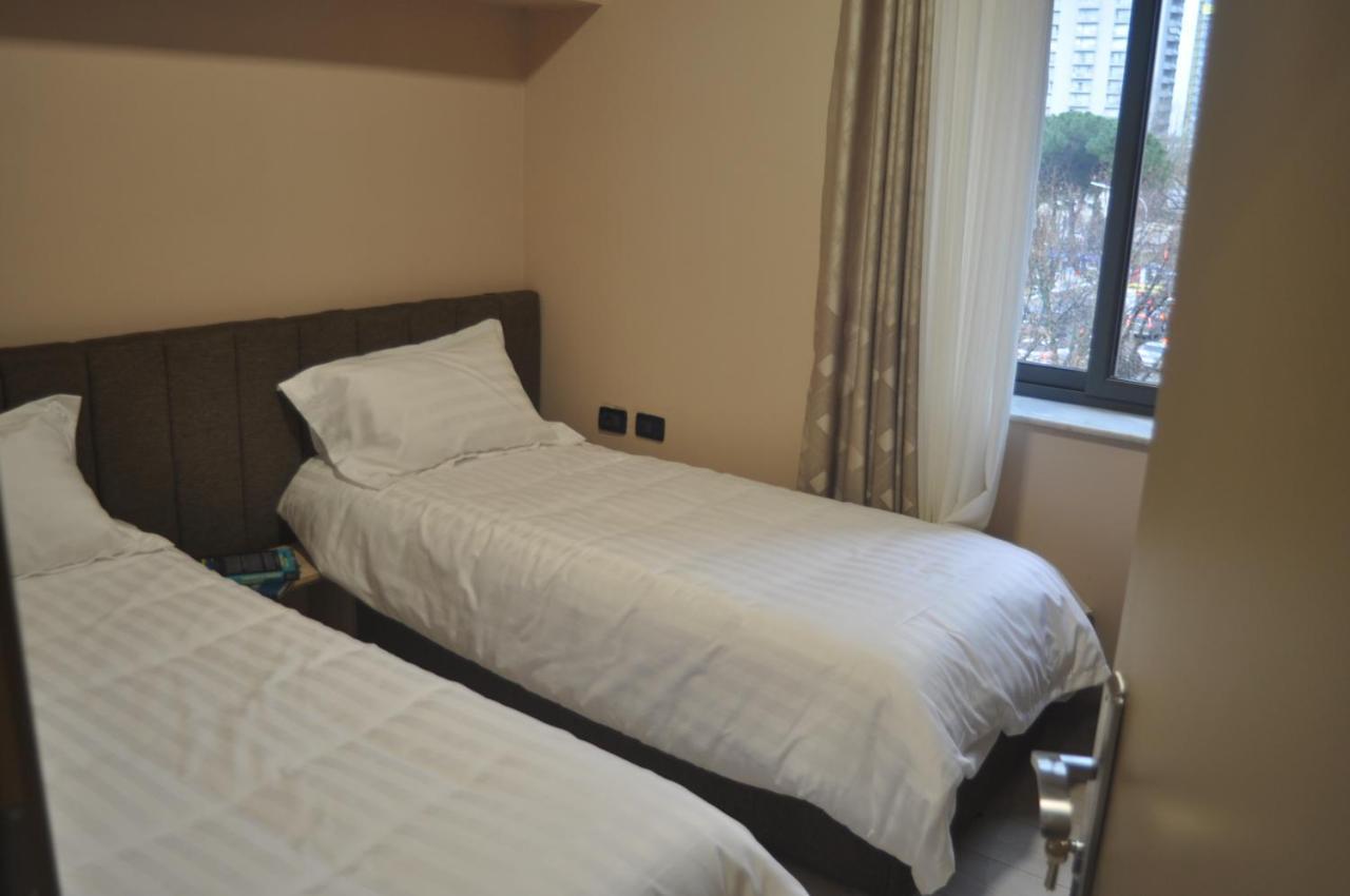 Ferienwohnung Bliri Shallvaret Tirana Exterior foto