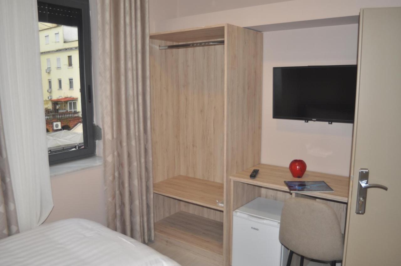 Ferienwohnung Bliri Shallvaret Tirana Exterior foto